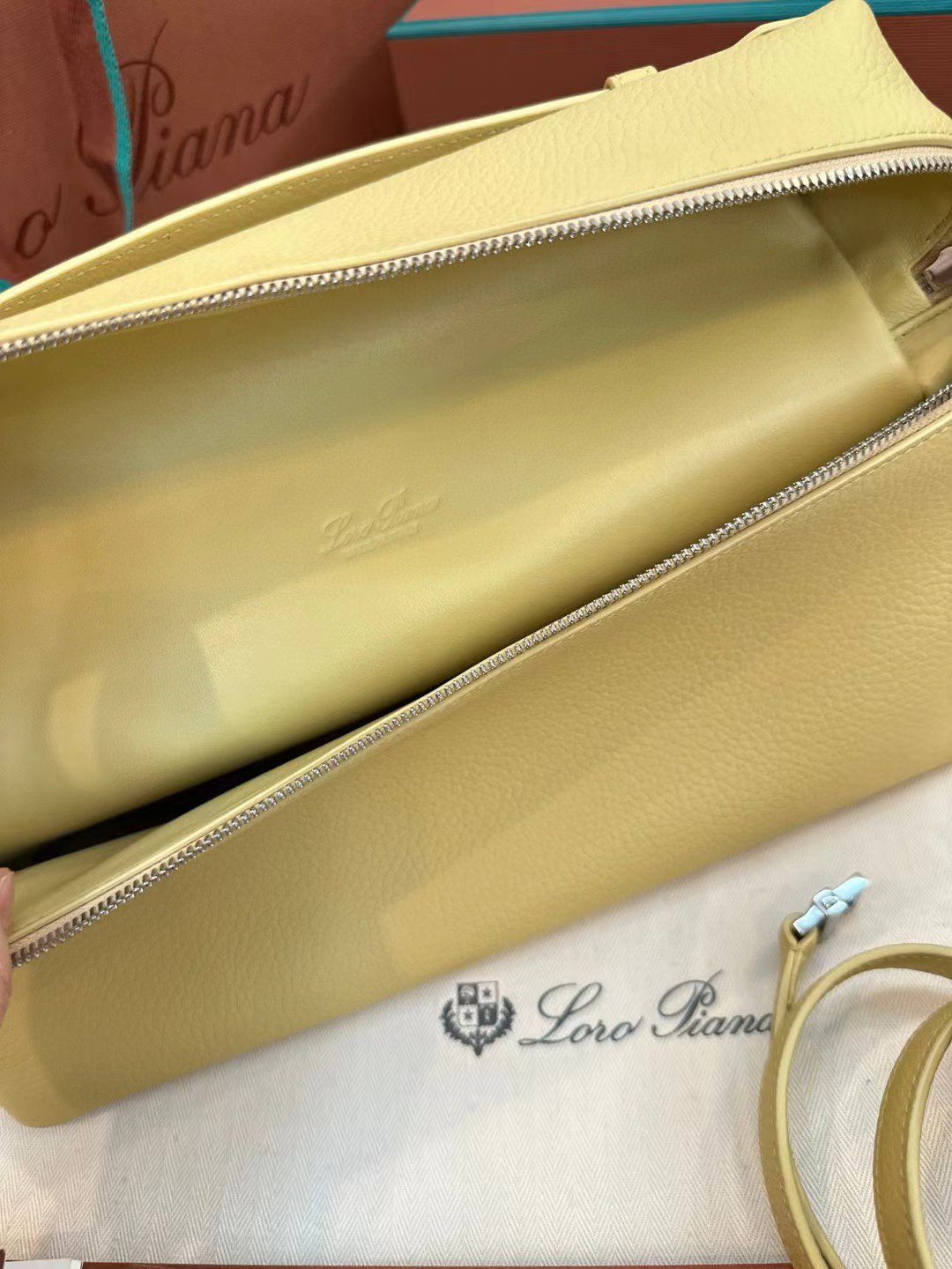 Loro Piana Extra Poket L19 view 9