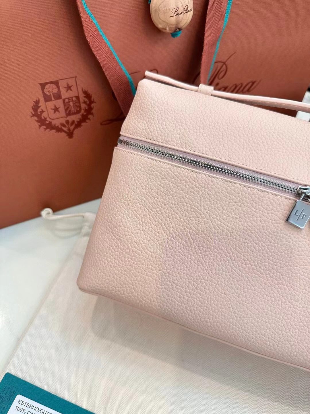 Loro Piana Extra Poket L19 view 2