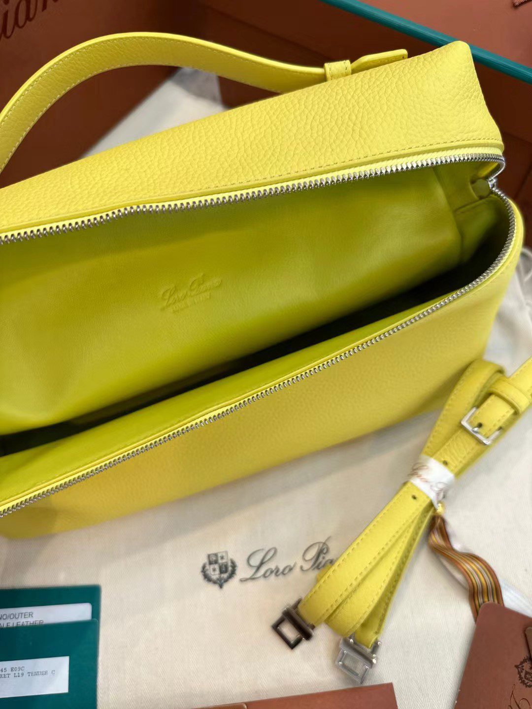 Loro Piana Extra Poket L19 view 9