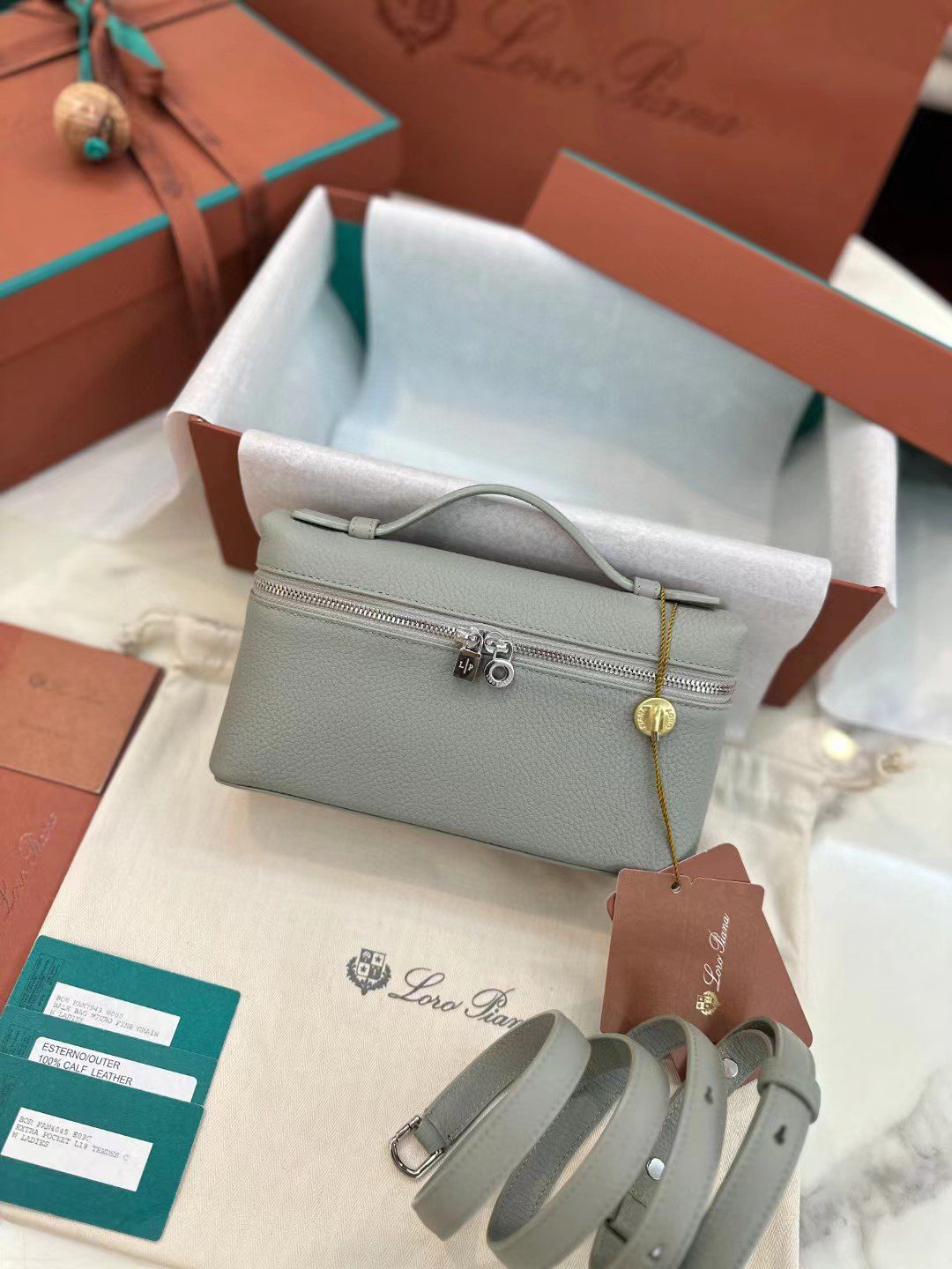 Loro Piana Extra Poket L19 view 2