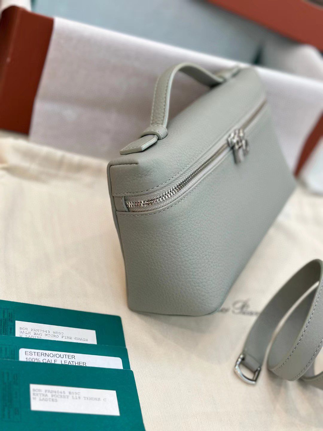 Loro Piana Extra Poket L19 view 5