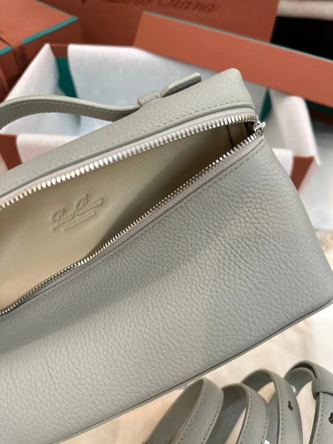 Loro Piana Extra Poket L19 view 8