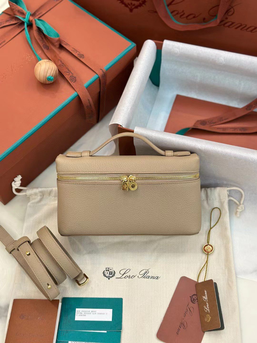 Loro Piana Extra Poket L19 view 2