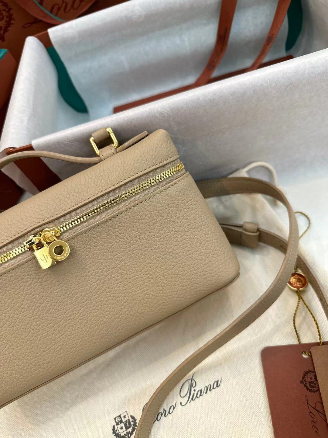 Loro Piana Extra Poket L19 view 6