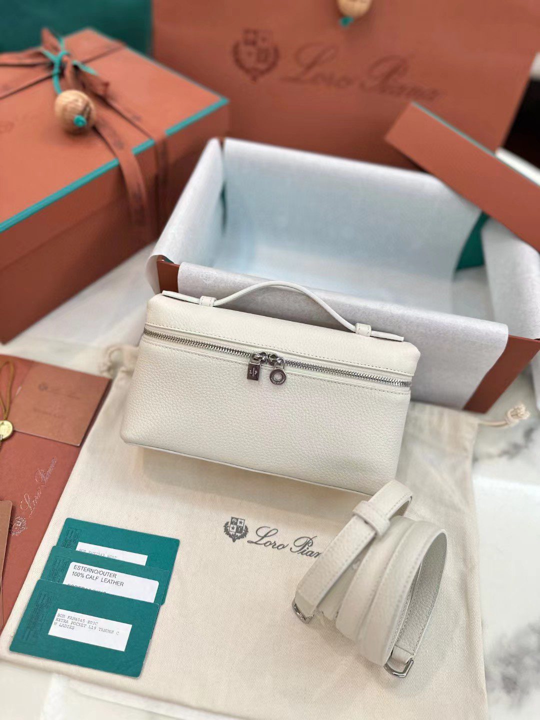 Loro Piana Extra Poket L19 view 2