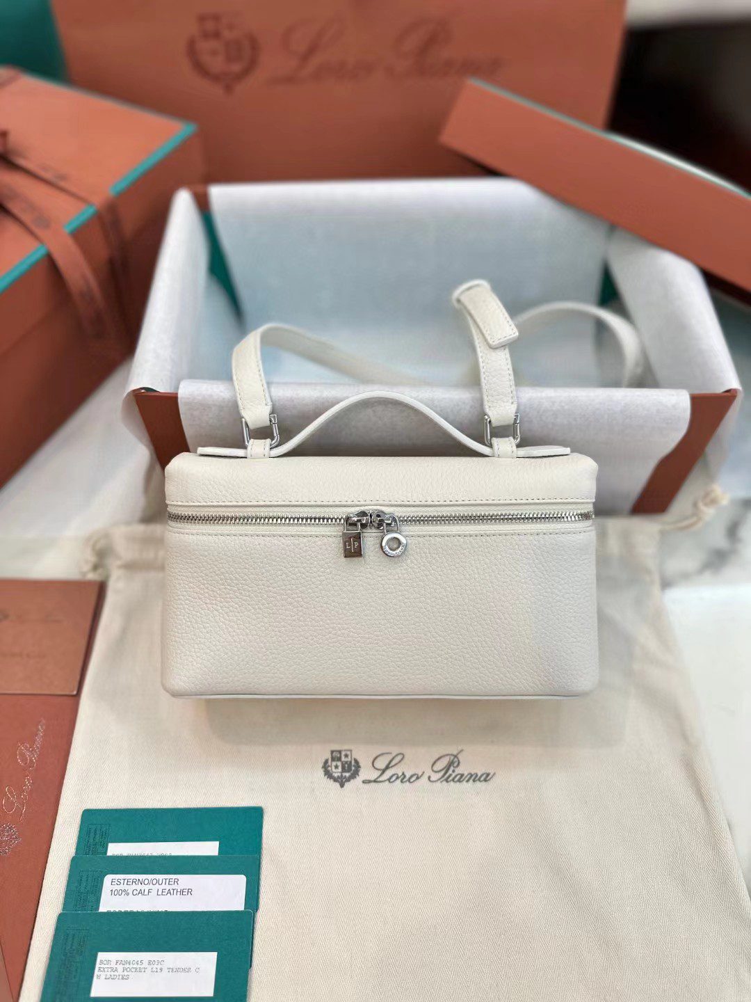 Loro Piana Extra Poket L19 view 9
