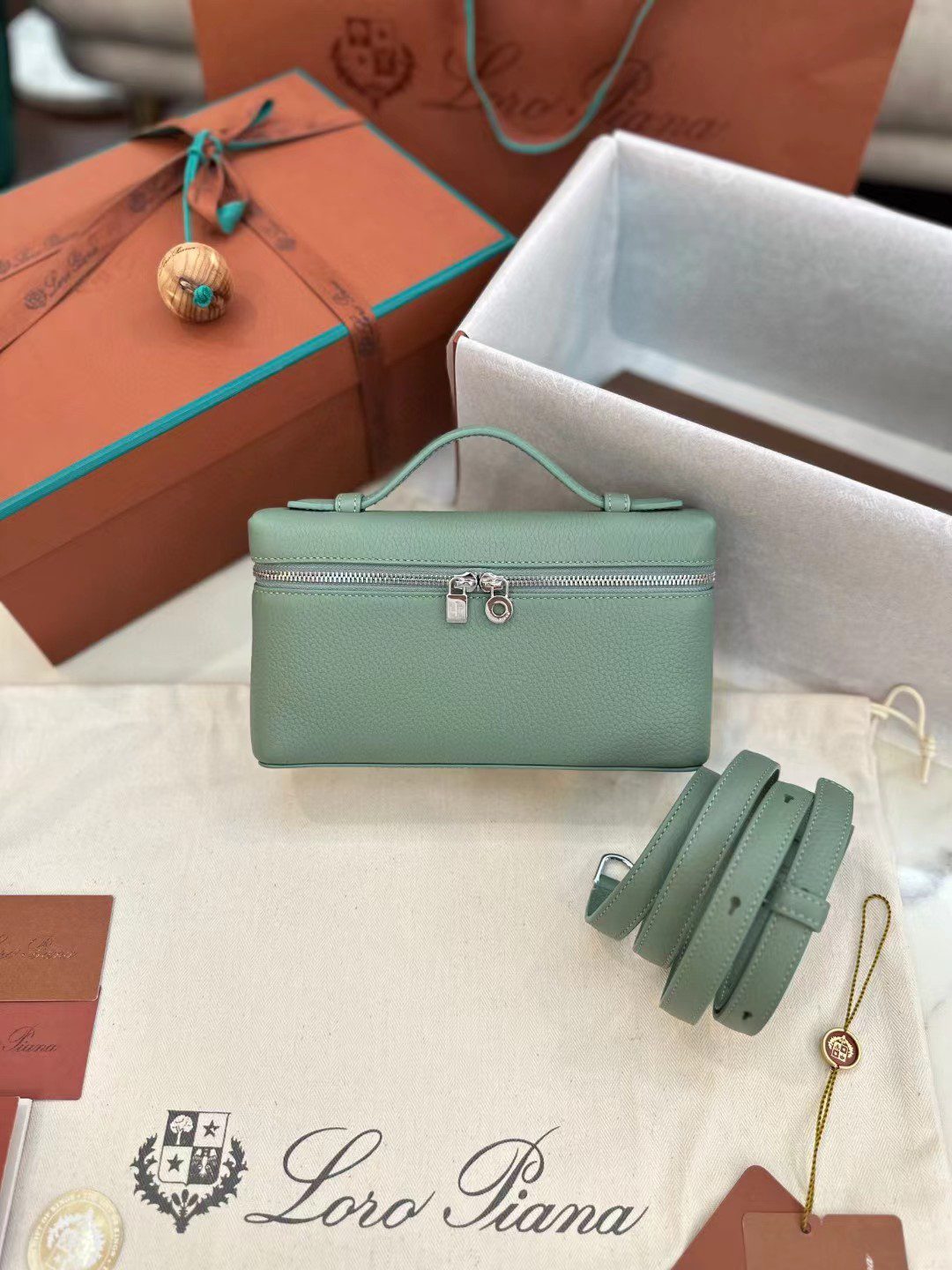 Loro Piana Extra Poket L19 view 1