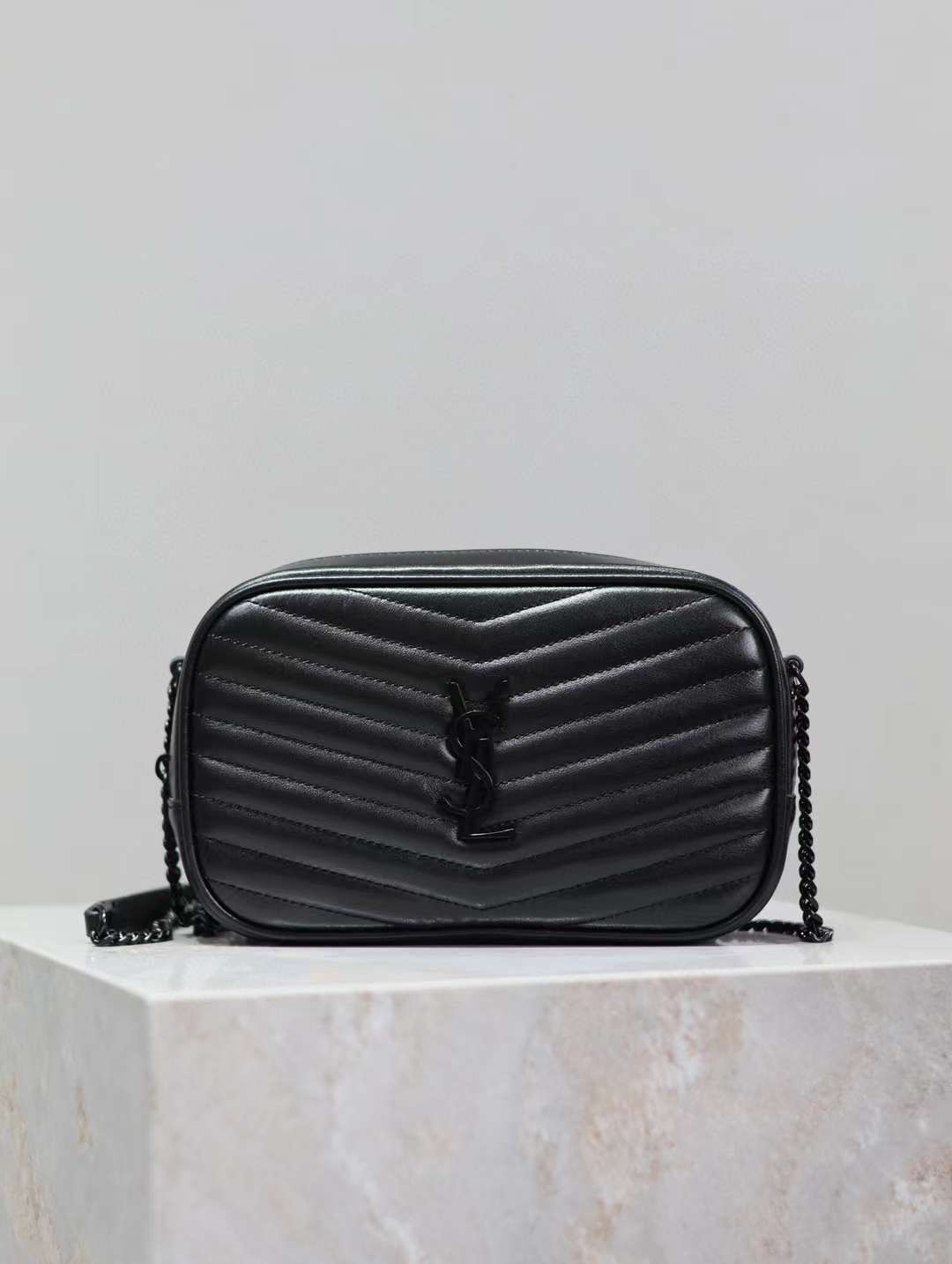 Saint Laurent Lou mini bag view 3