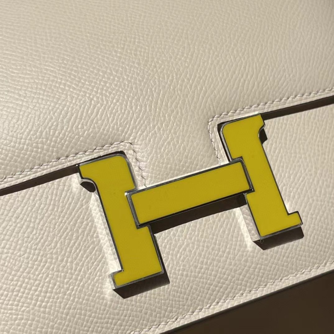 Hermès CONSTANCE19 EPSOM i2colour Enameled button view 3