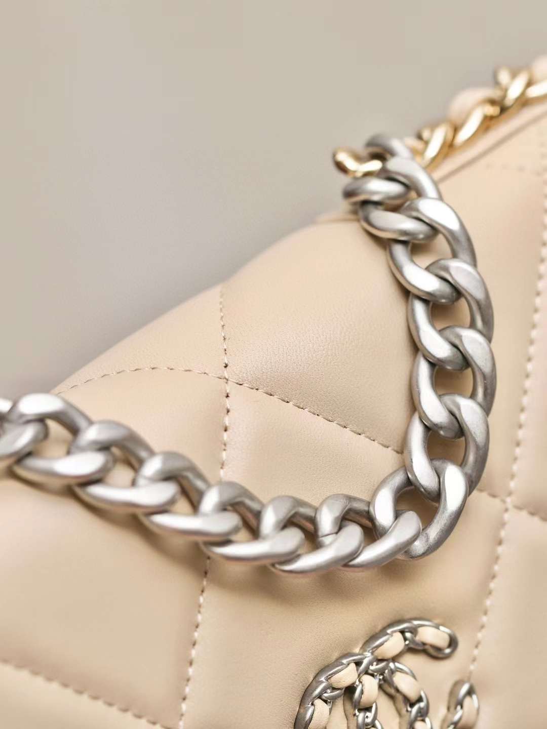 Chanel classics 19 woc view 6