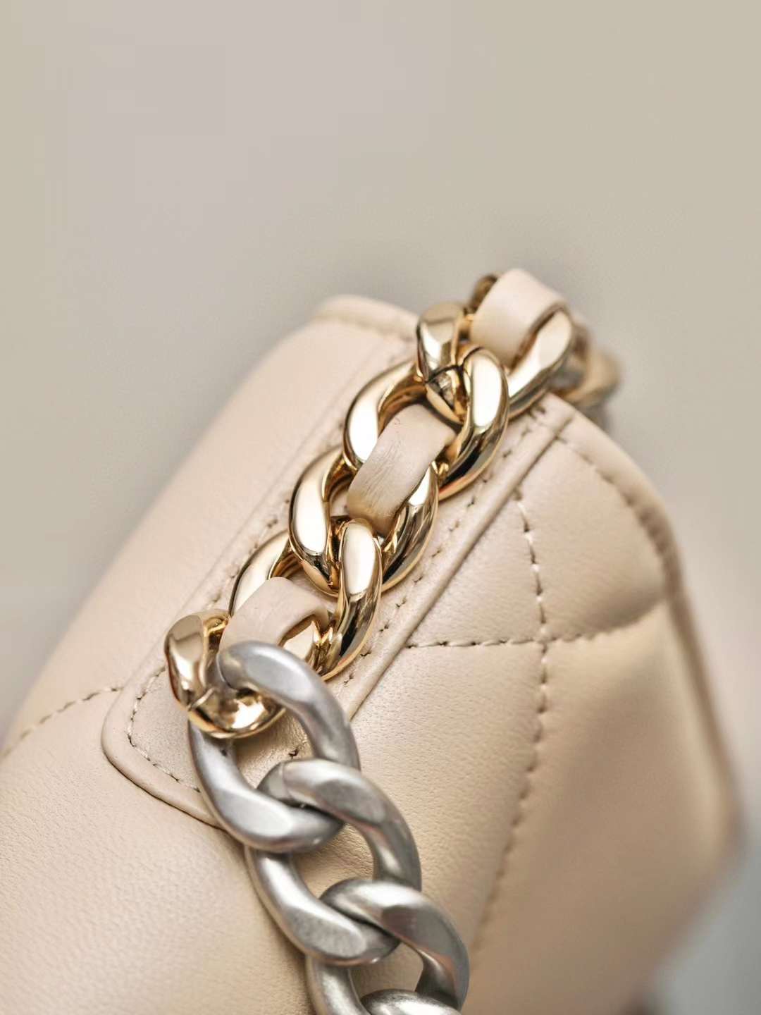 Chanel classics 19 woc view 9