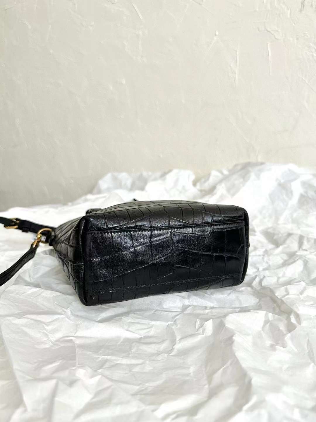 Saint Laurent mini Crocodile print tote bag view 2