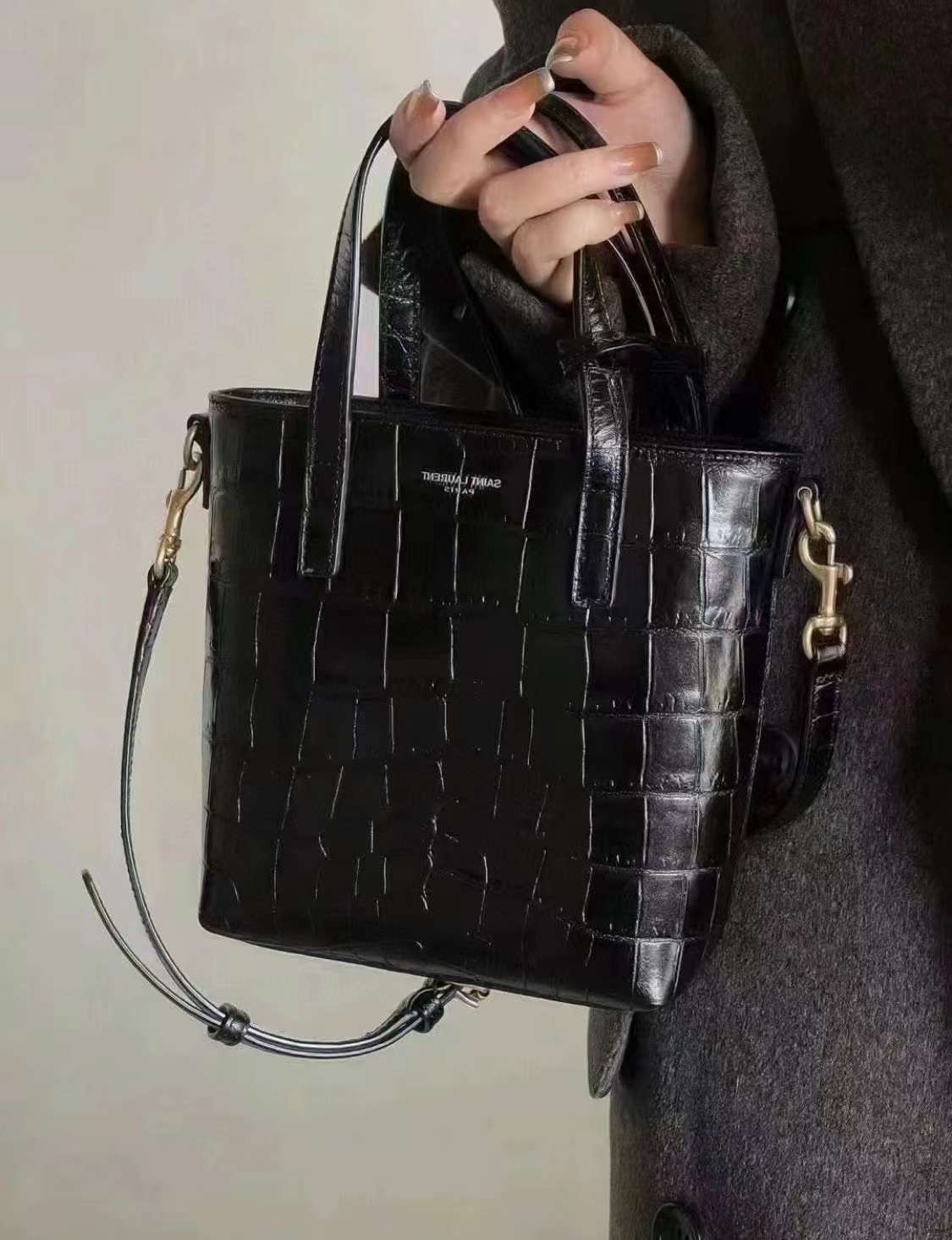 Saint Laurent mini Crocodile print tote bag view 9