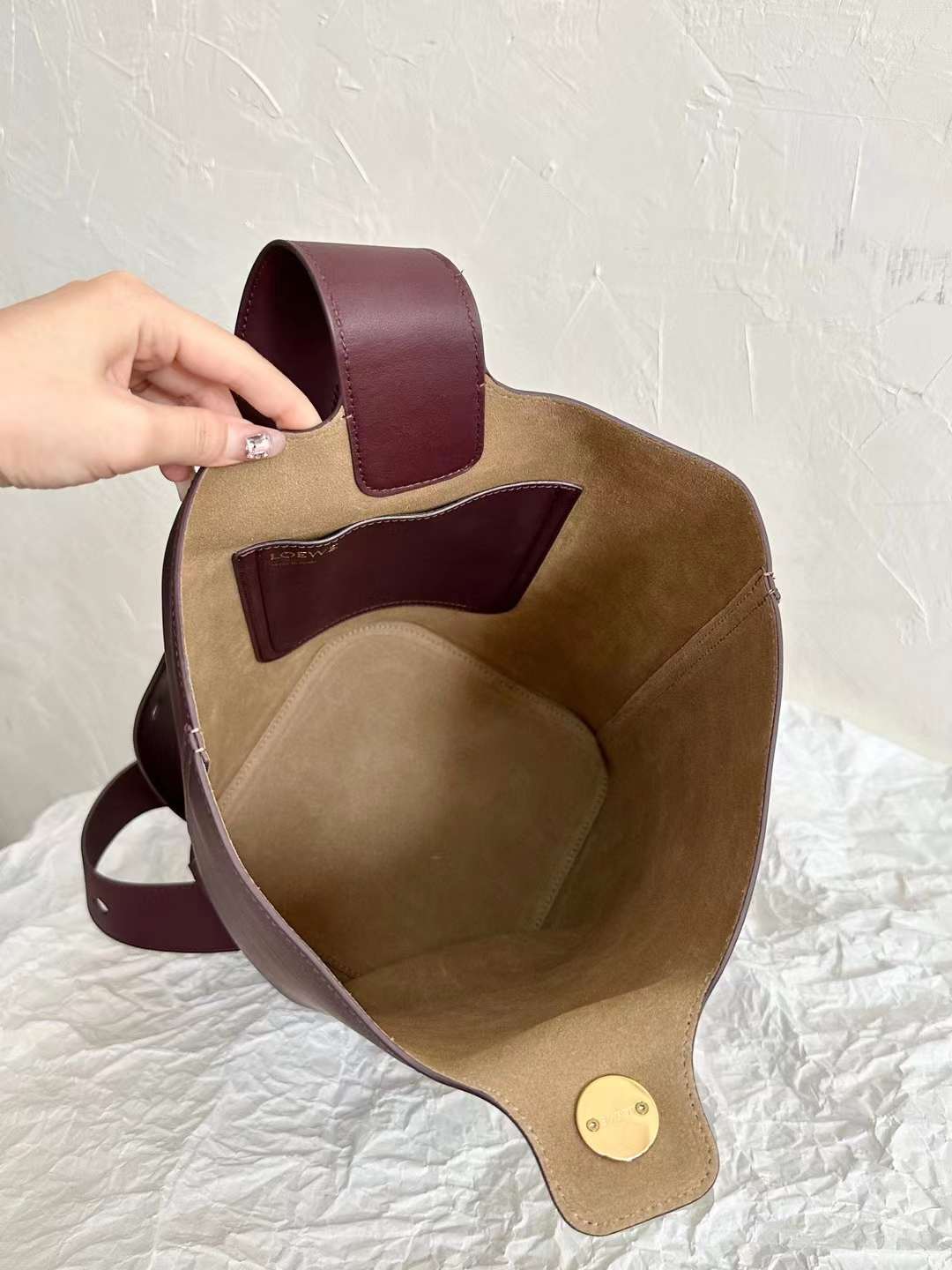 Loewe pebble Bucket bag view 5