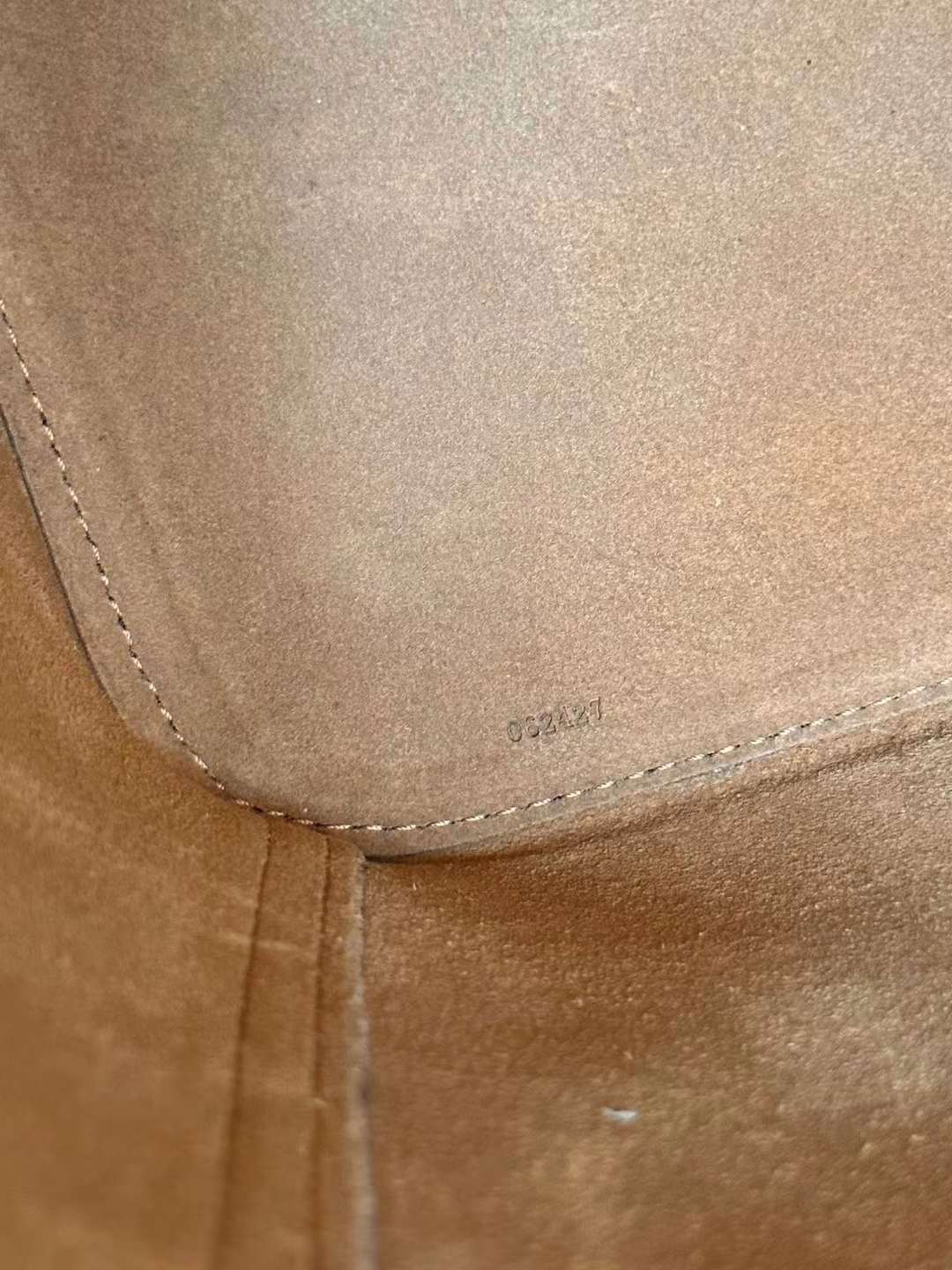 Loewe pebble Bucket bag view 6