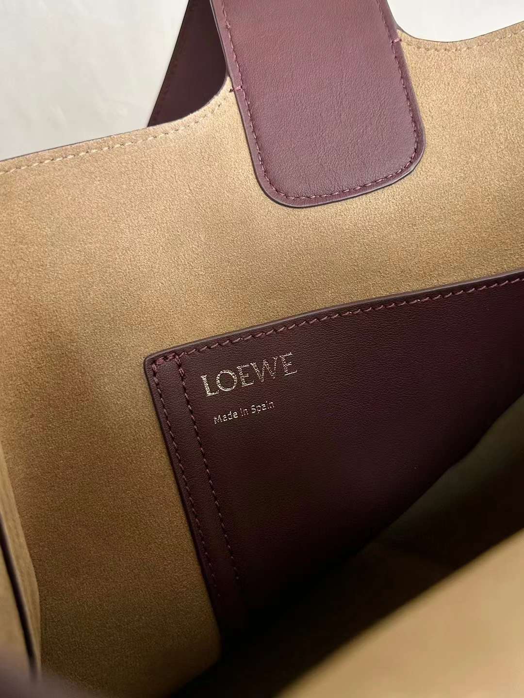 Loewe pebble Bucket bag view 7