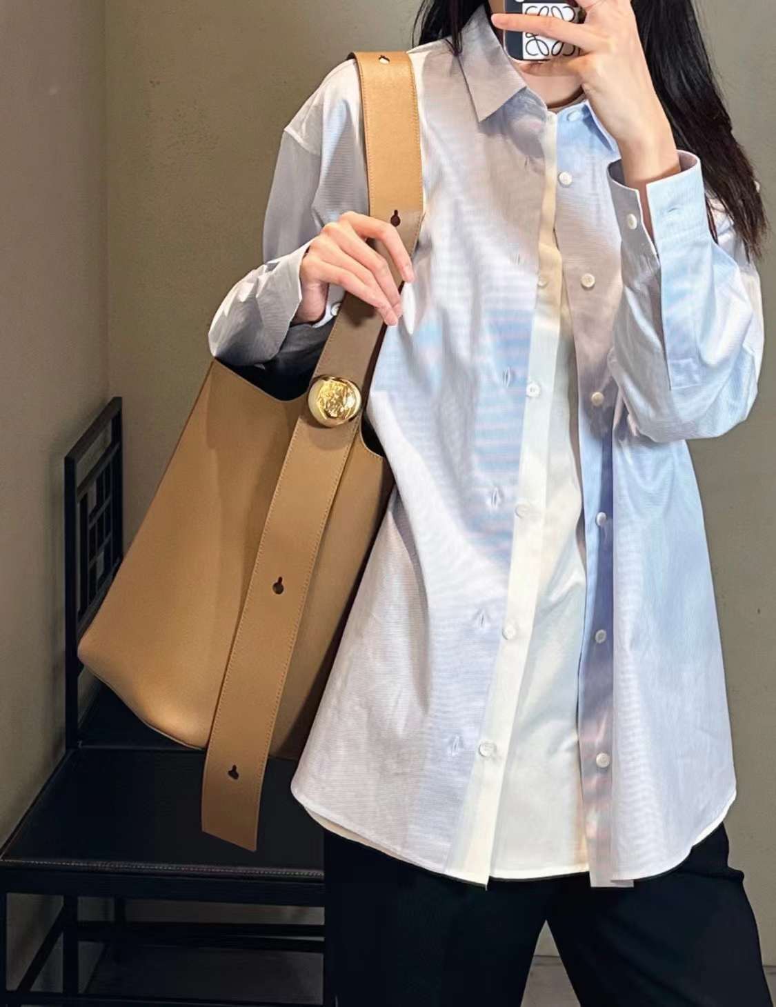 Loewe pebble Bucket bag view 1