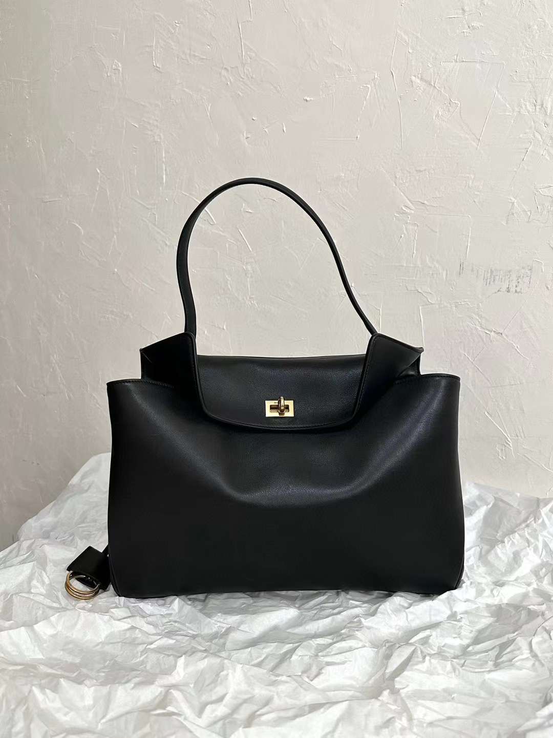Balenciaga rodeo bag view 2