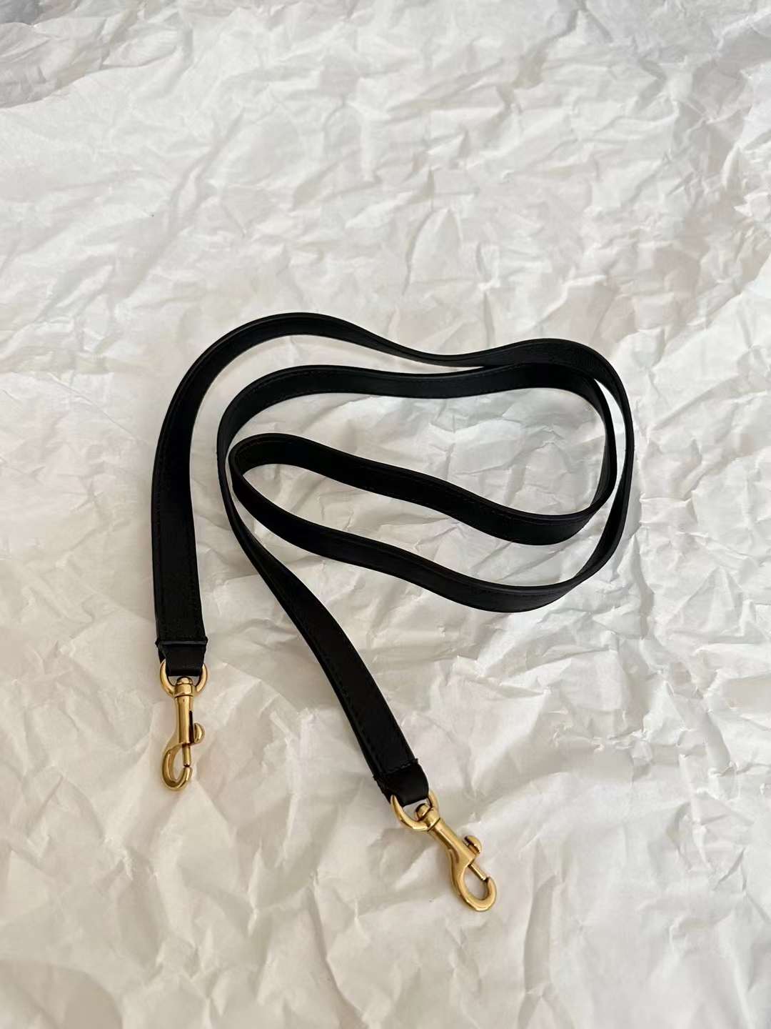 Balenciaga rodeo bag view 8