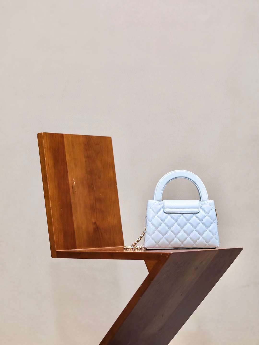 Chanel 24S vintage kelly bag view 3