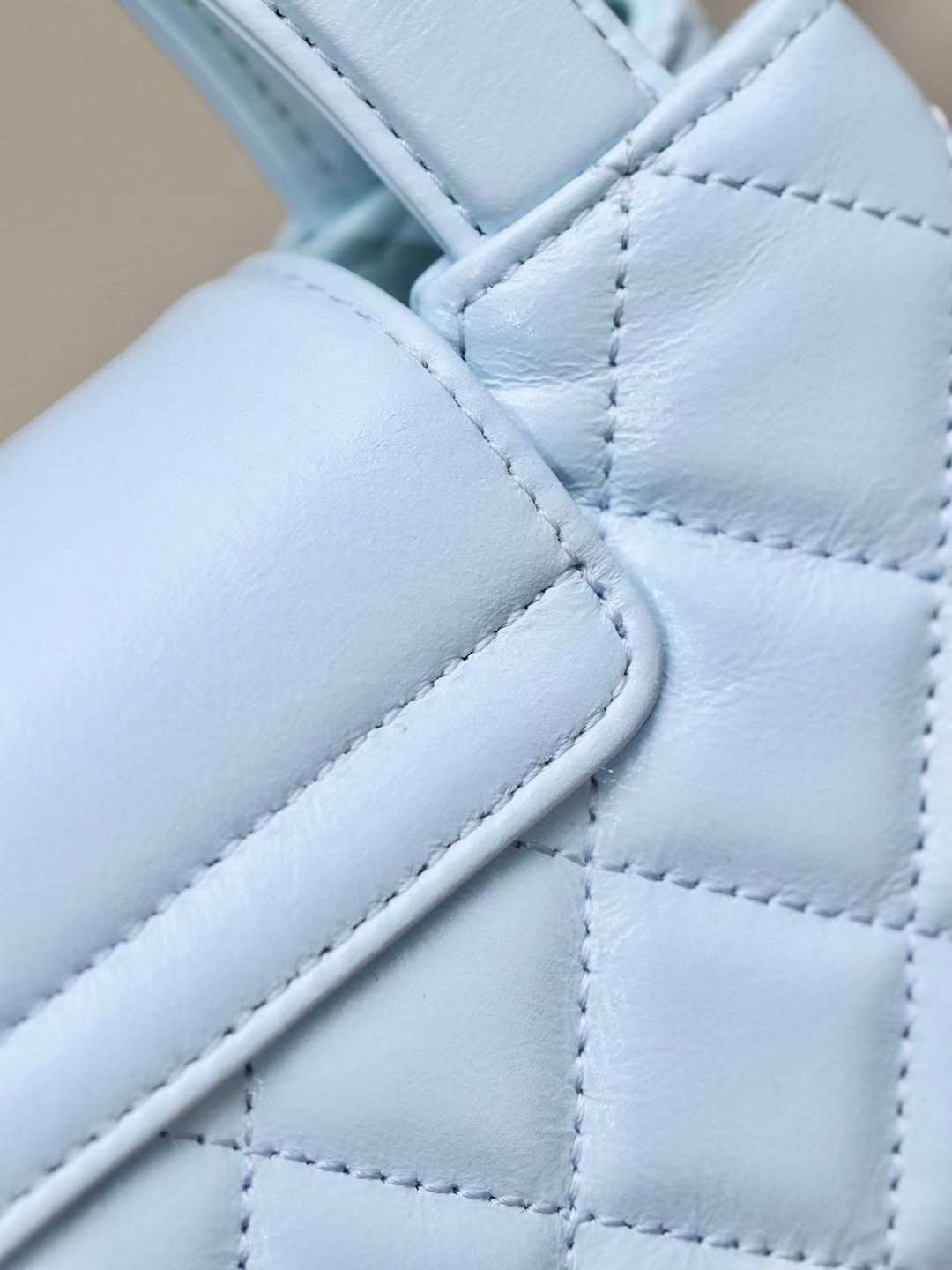 Chanel 24S vintage kelly bag view 9