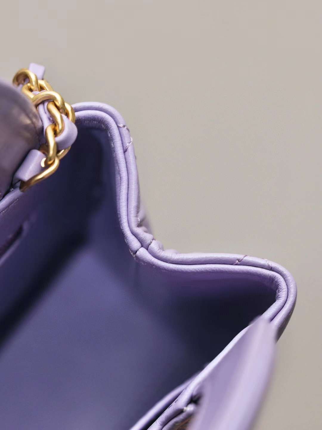 Chanel 24S vintage kelly bag view 4
