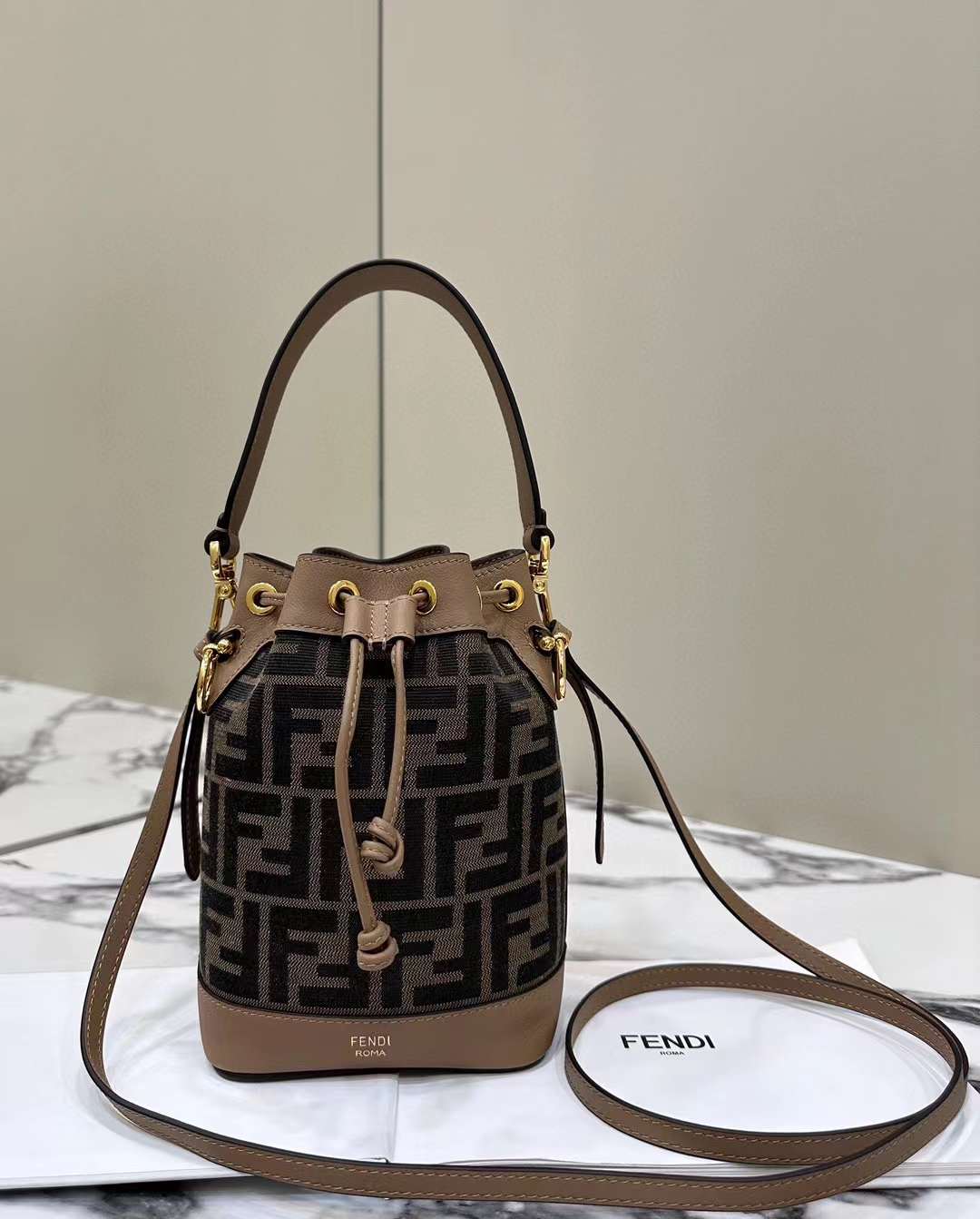 Fendi Mon Tresor Bucket bag view 2