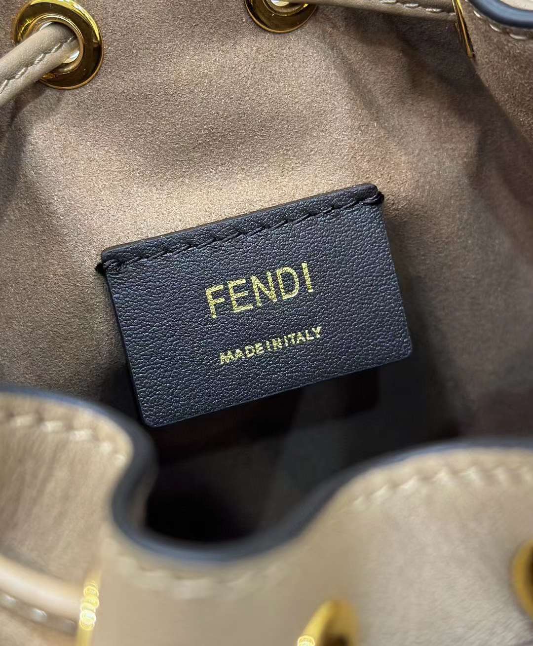 Fendi Mon Tresor Bucket bag view 7