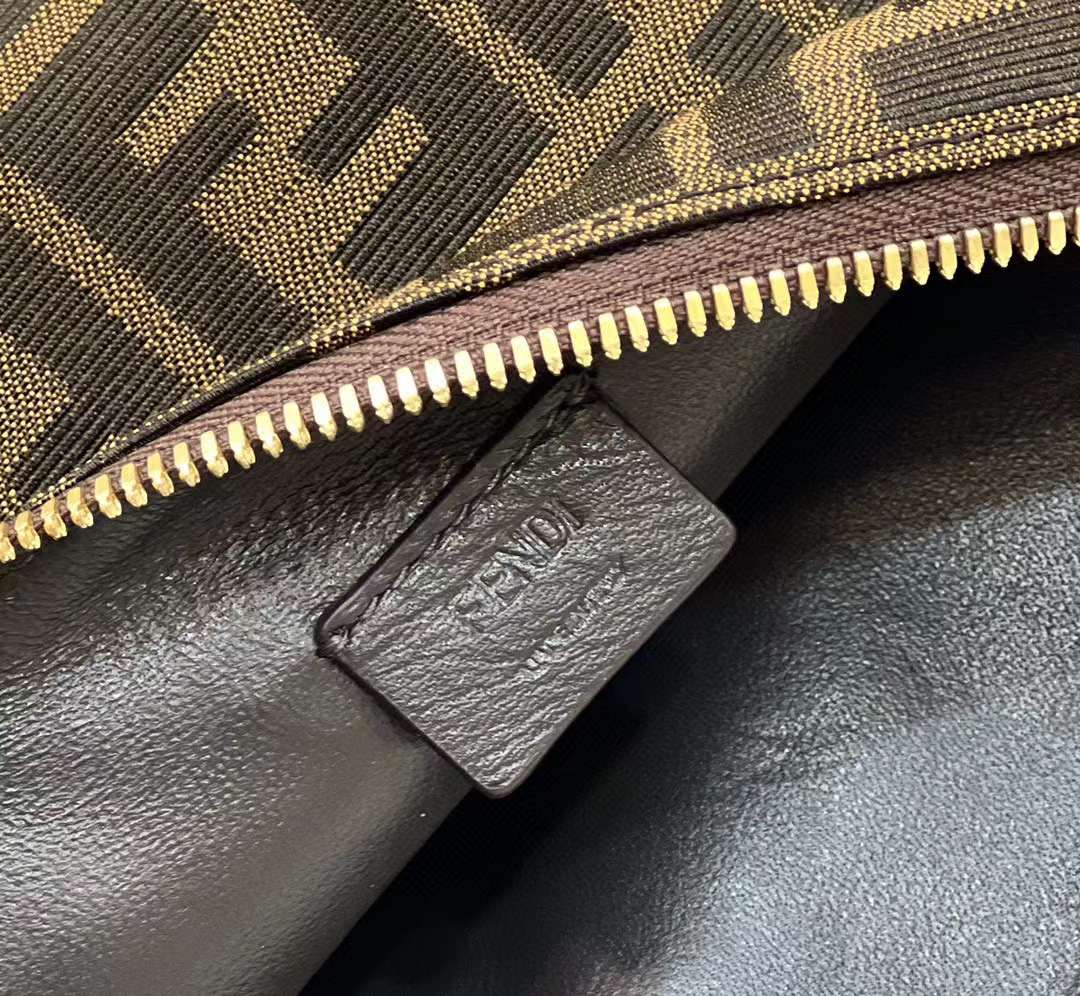 Fendi cloth Underarm bag view 5