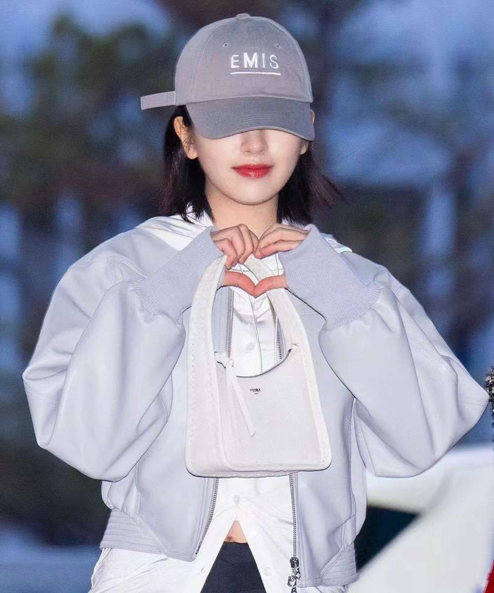 Fendi NEW MINI Underarm bag view 1