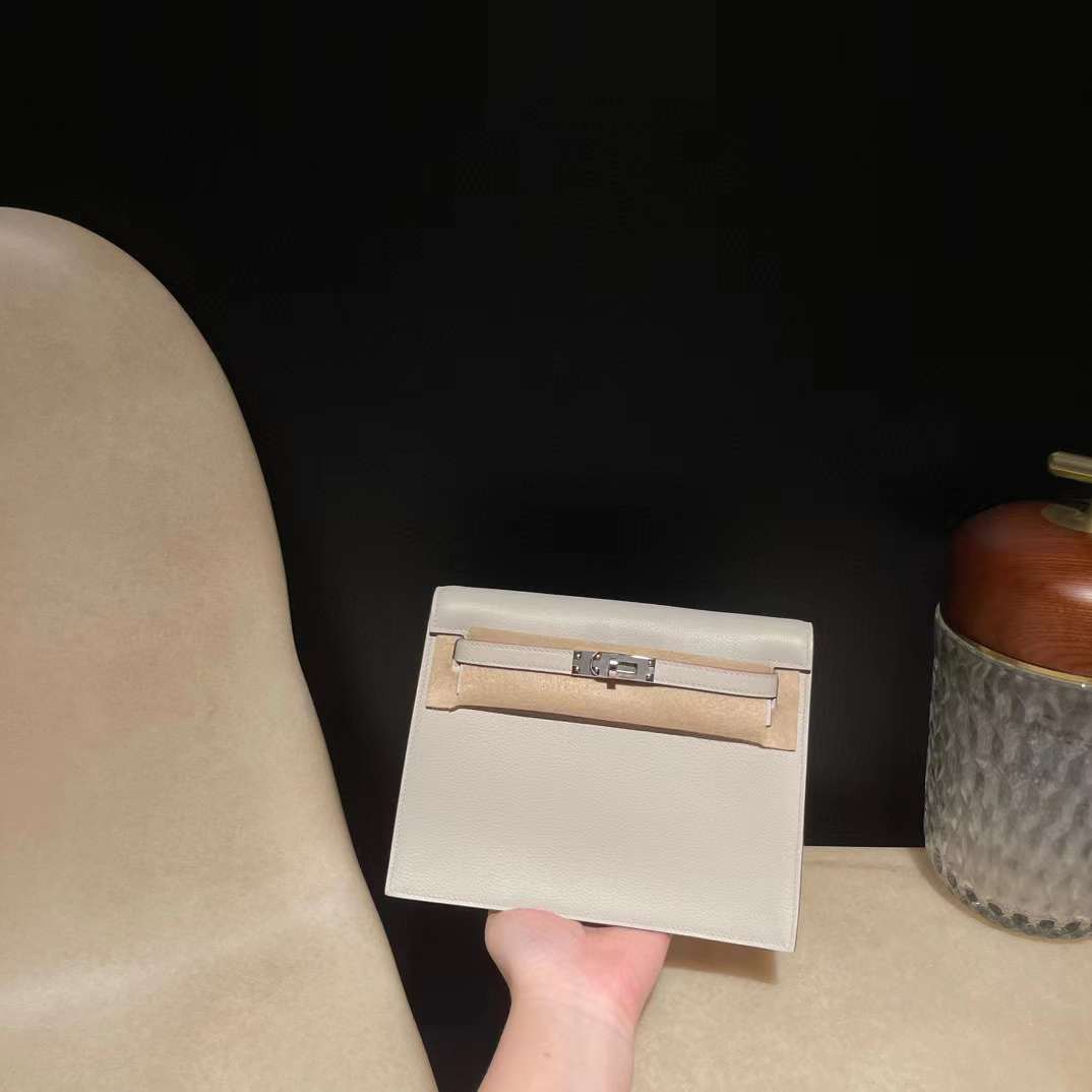 Hermès Kelly dance bag view 2