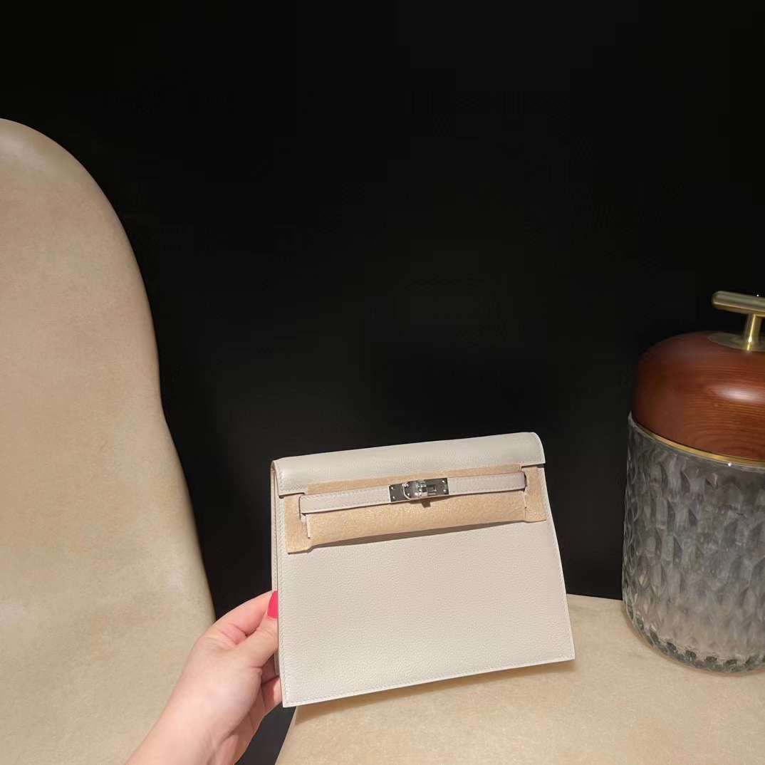 Hermès Kelly dance bag view 3