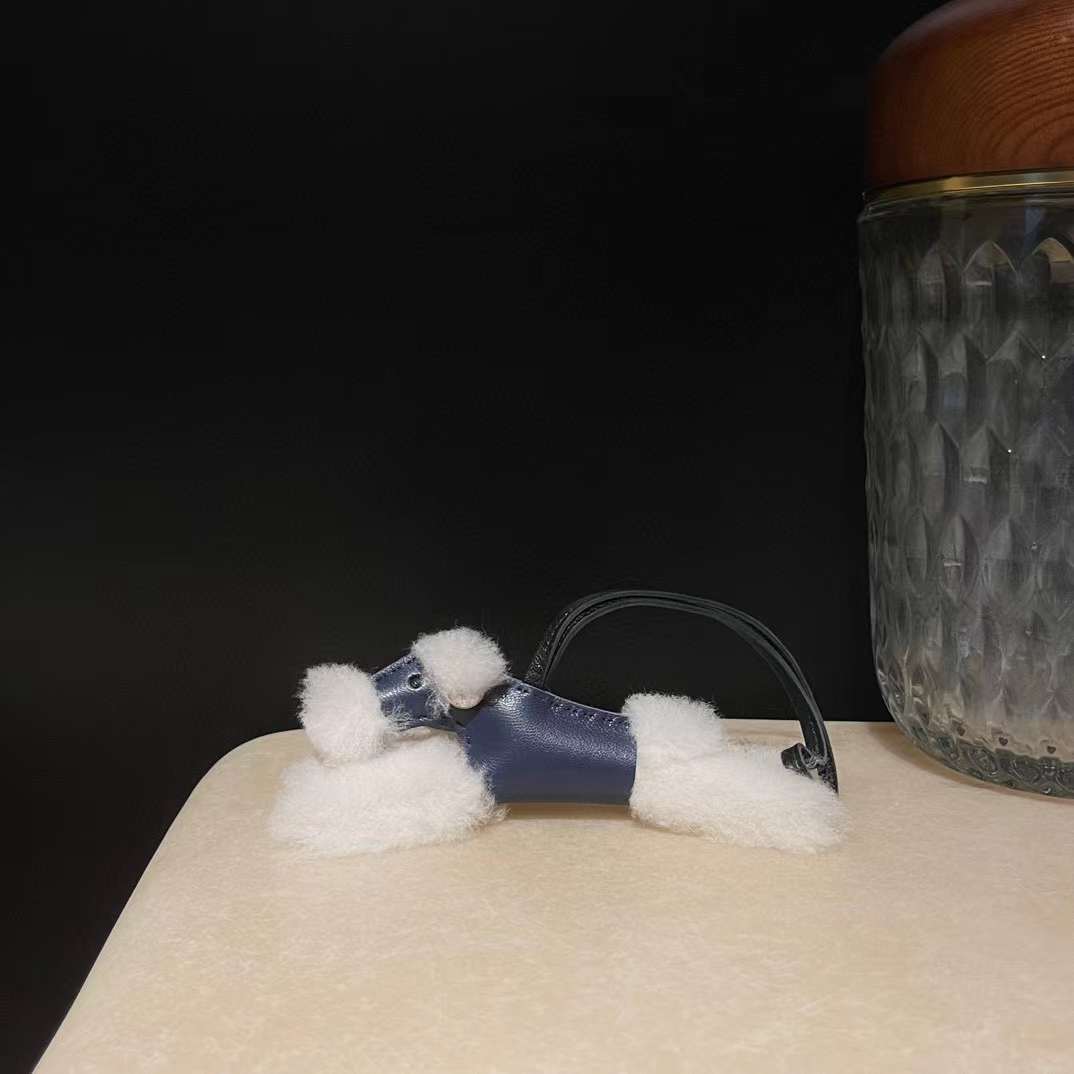 Hermès Budy puppy pendant view 11