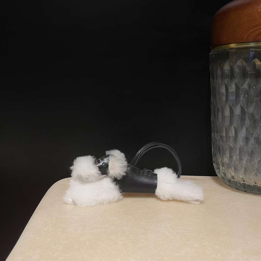 Hermès Budy puppy pendant view 18