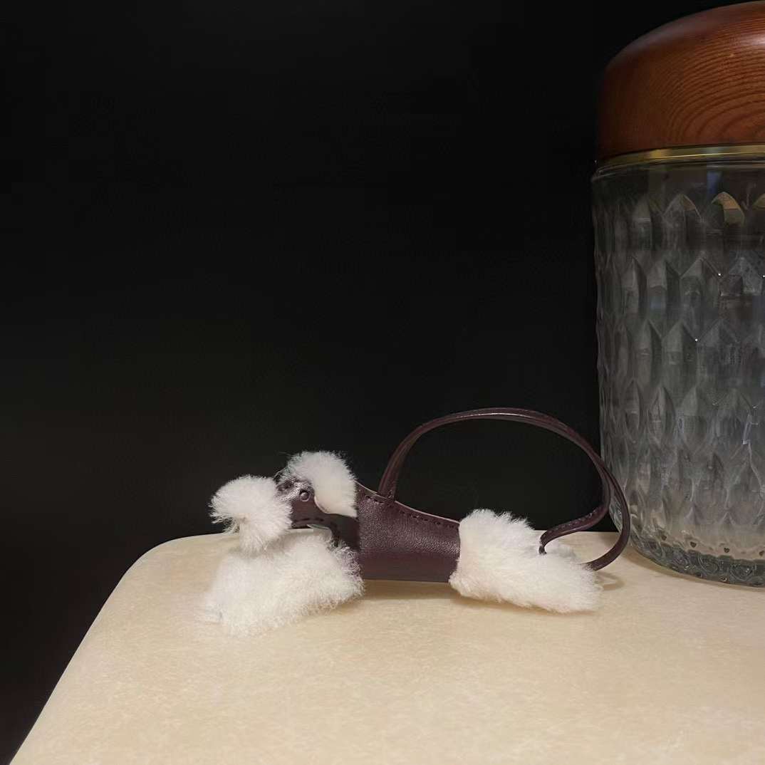 Hermès Budy puppy pendant view 2