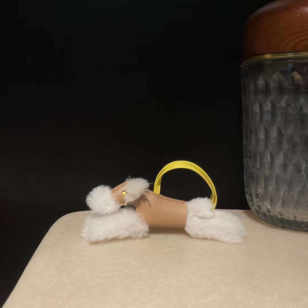 Hermès Budy puppy pendant view 3
