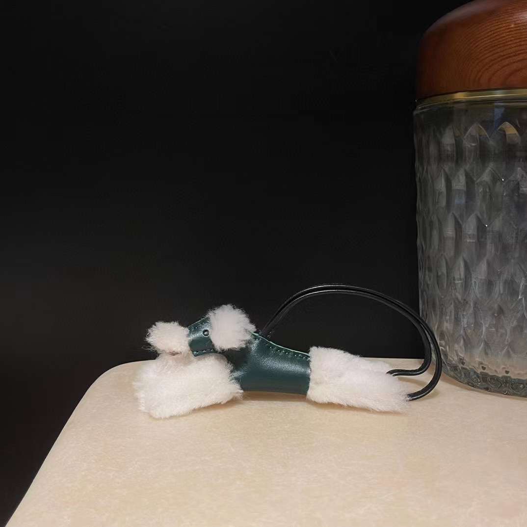 Hermès Budy puppy pendant view 6