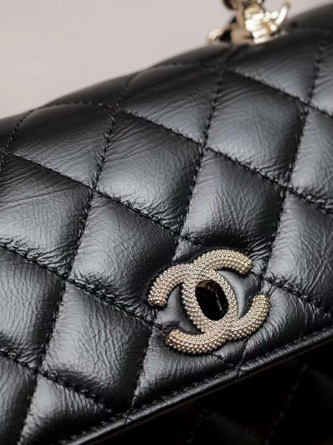 Chanel 24P Pearl woc bag view 7
