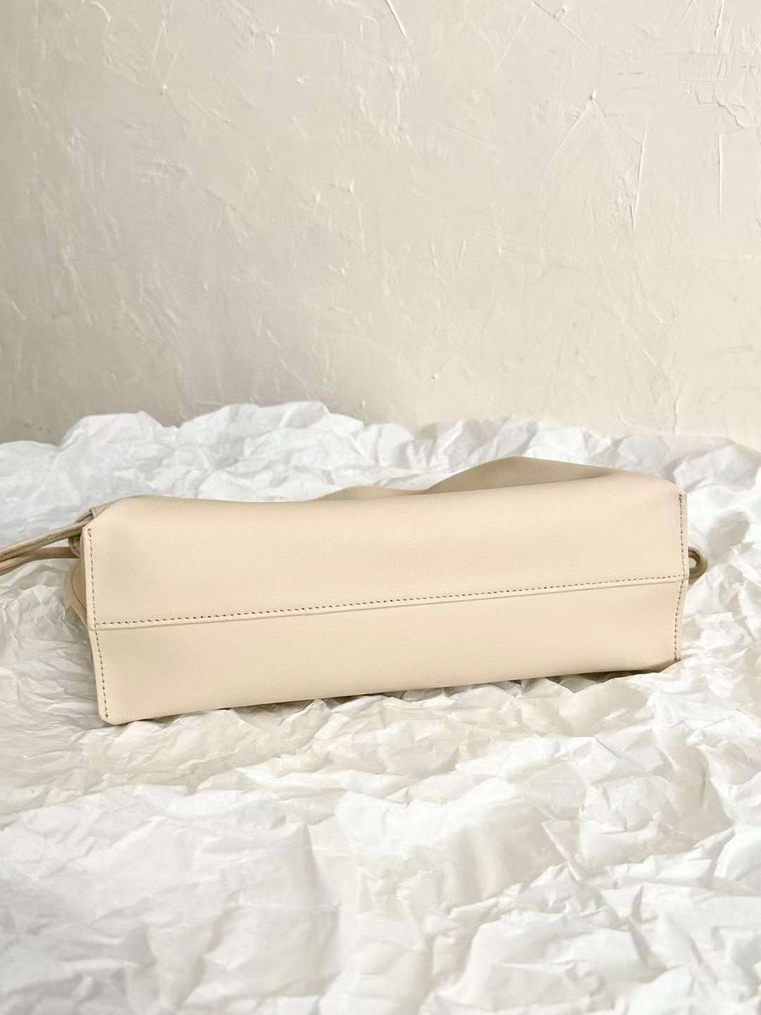 Loewe flamenco bag view 9