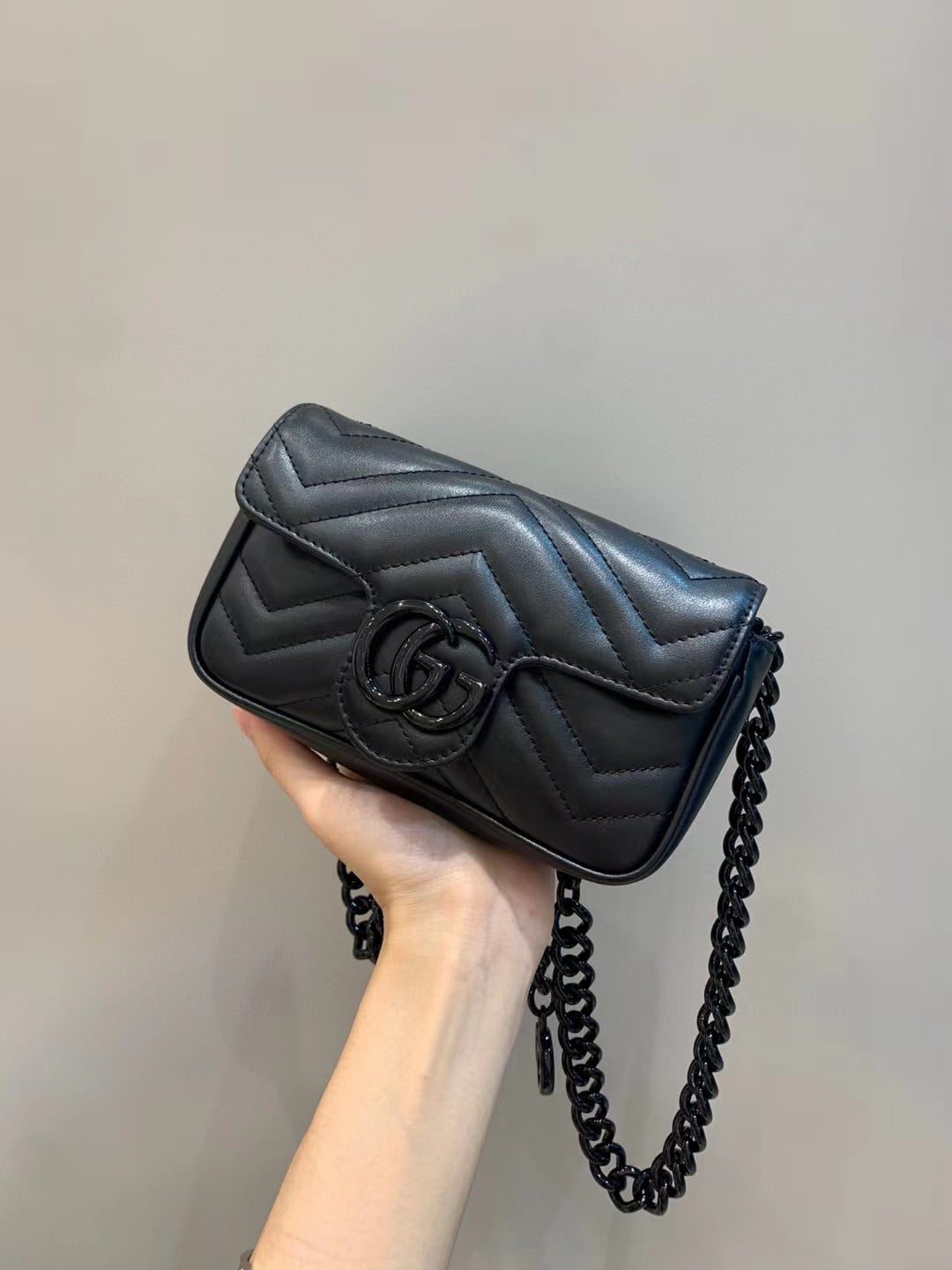 Gucci GG Marmont Bag view 2
