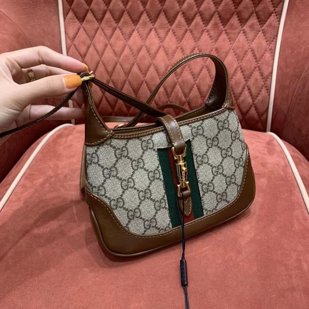 Gucci Jackie 1961 Shoulder Bag view 3