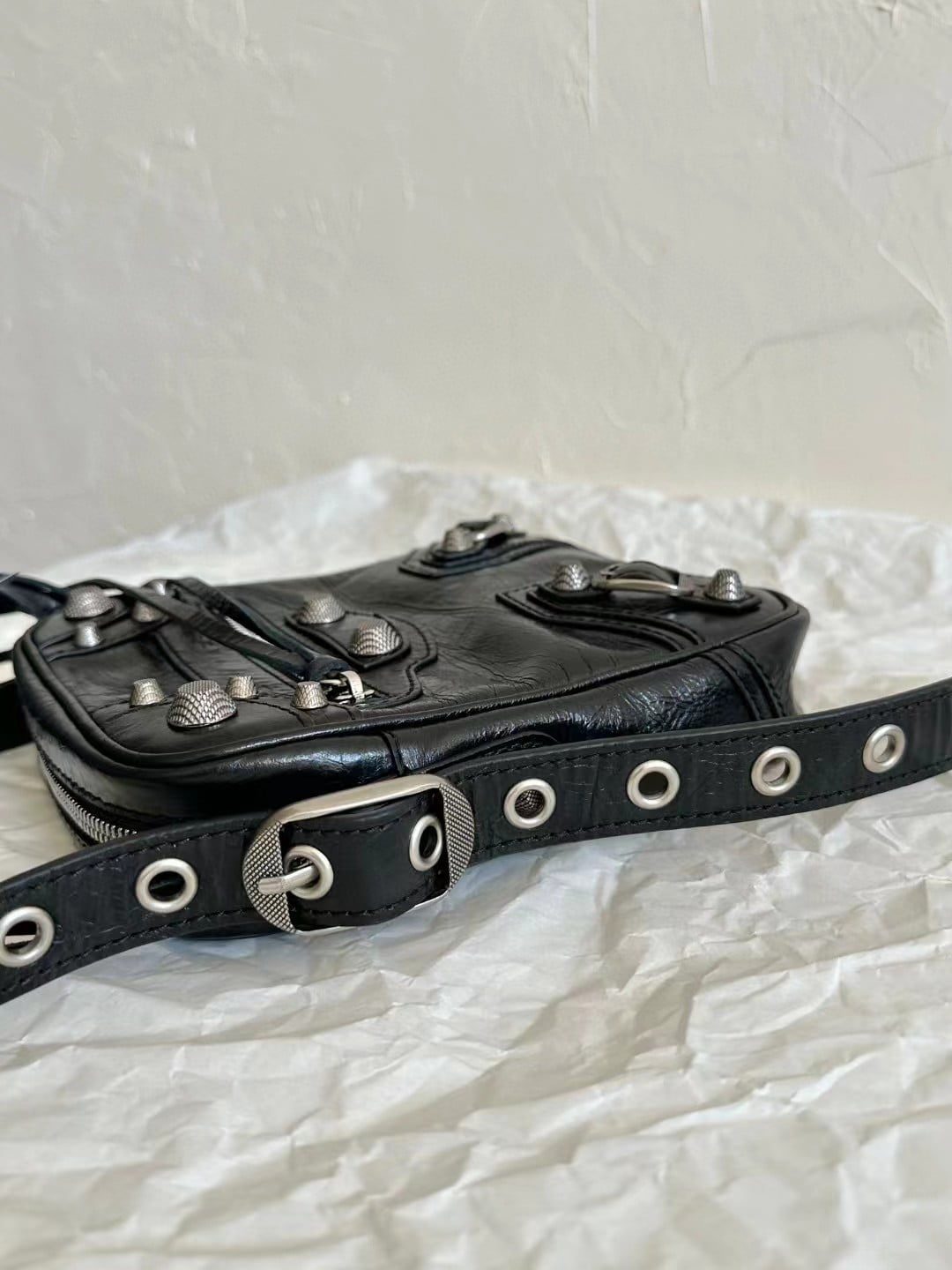 Balenciaga Le Cagole Camera Bag view 4