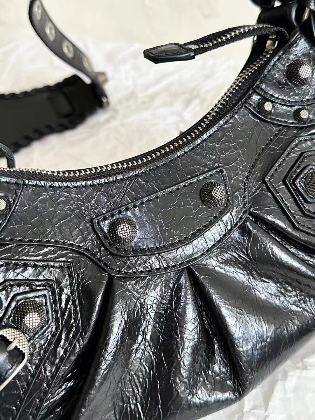 Balenciaga Le Cagole Shoulder Bag view 8