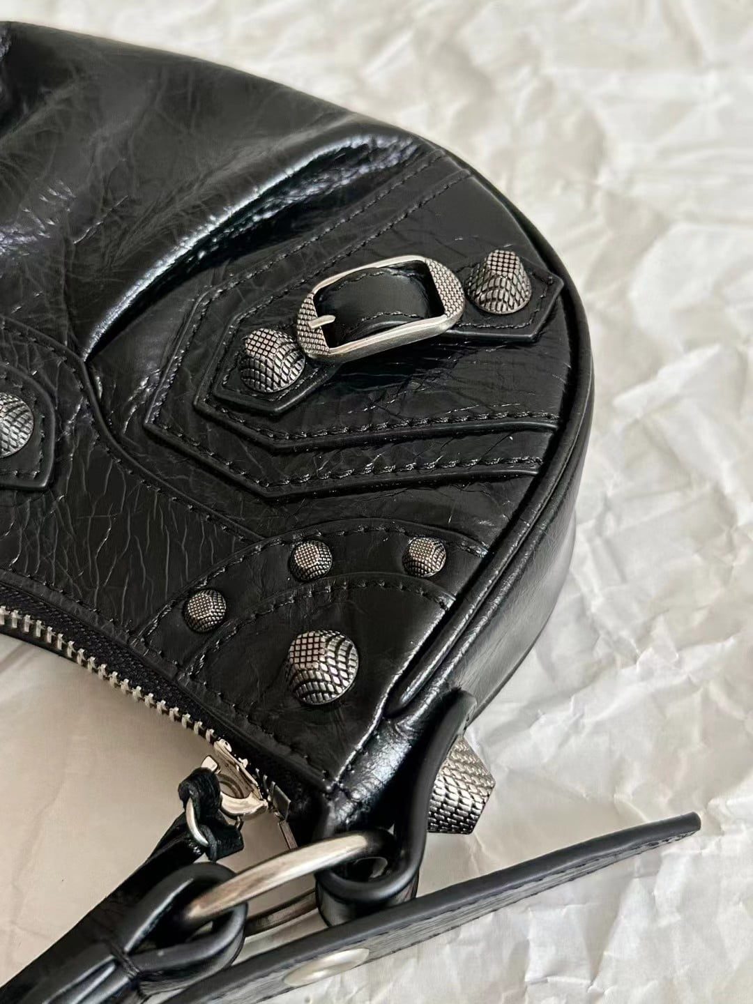 Balenciaga Le Cagole Shoulder Bag view 9