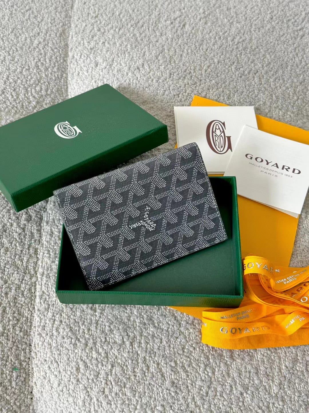 Goyard Vertical Wallet view 3