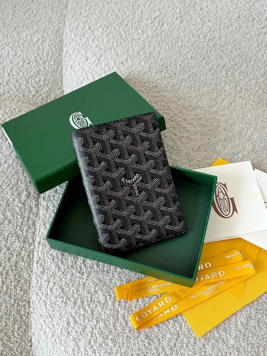 Goyard Vertical Wallet view 4