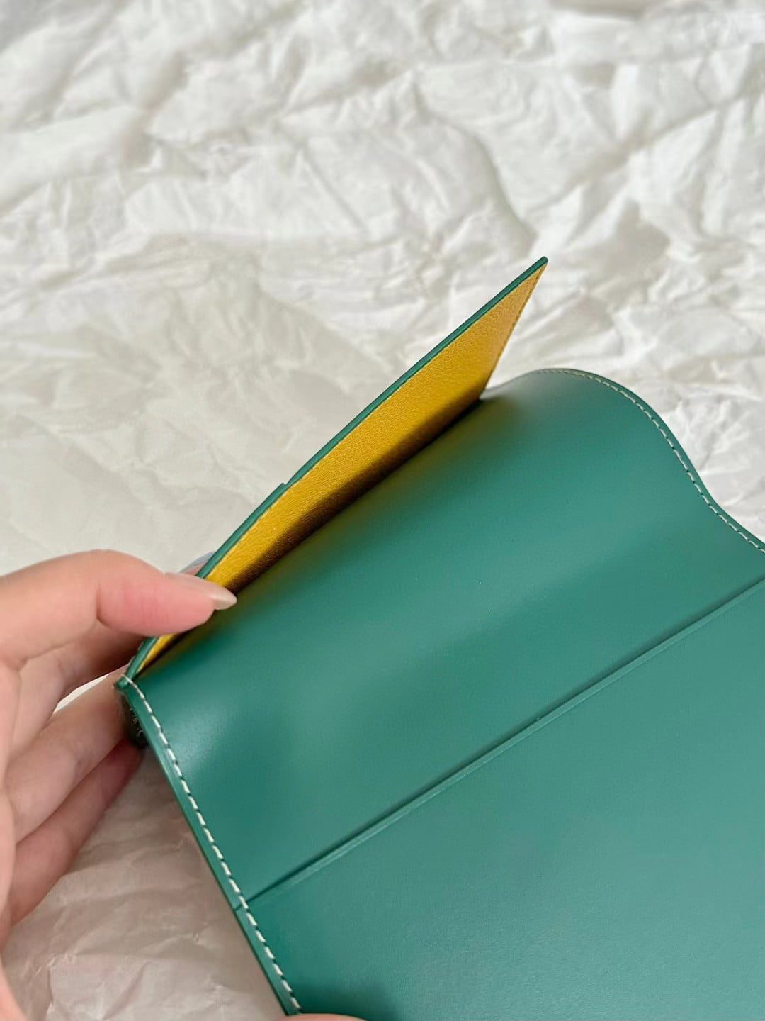 Goyard Vertical Wallet view 9