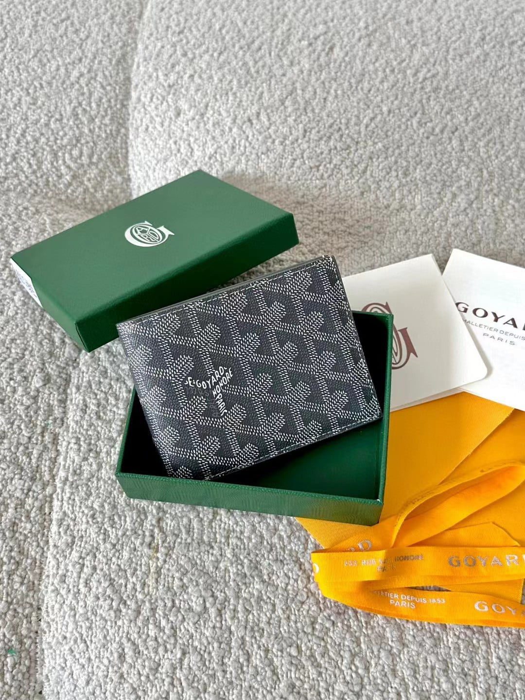 Goyard Victoire Wallet view 2