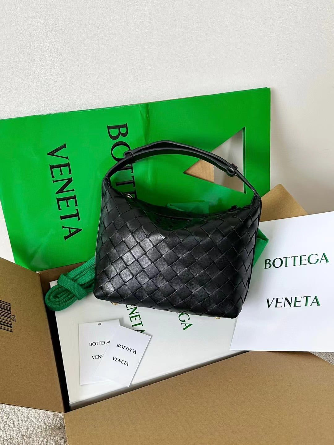 Bottega Veneta Mini Wallace view 3