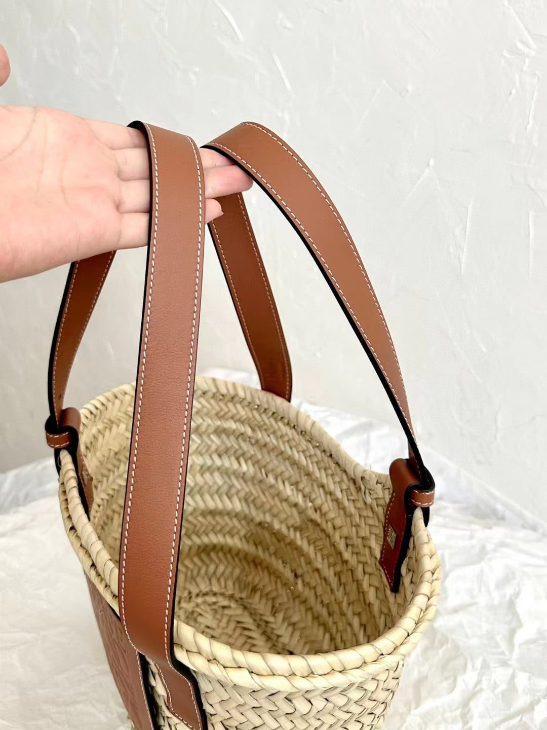 Loewe Small Basket Bag in raffia and calfskin view 4